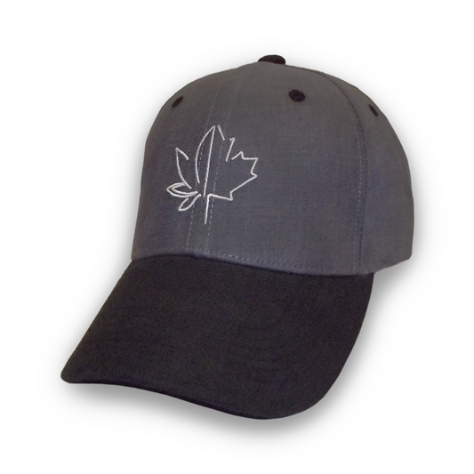 Image de la casquette #CanStyle en chanvre de CanEmpire. Grâce à son tissu composé à 100% de chanvre, la casquette noire & grise offre des propriétés thermorégulatrices & de protection UV.